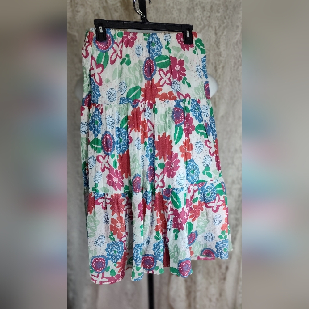 Floral Print tiered skirt lined